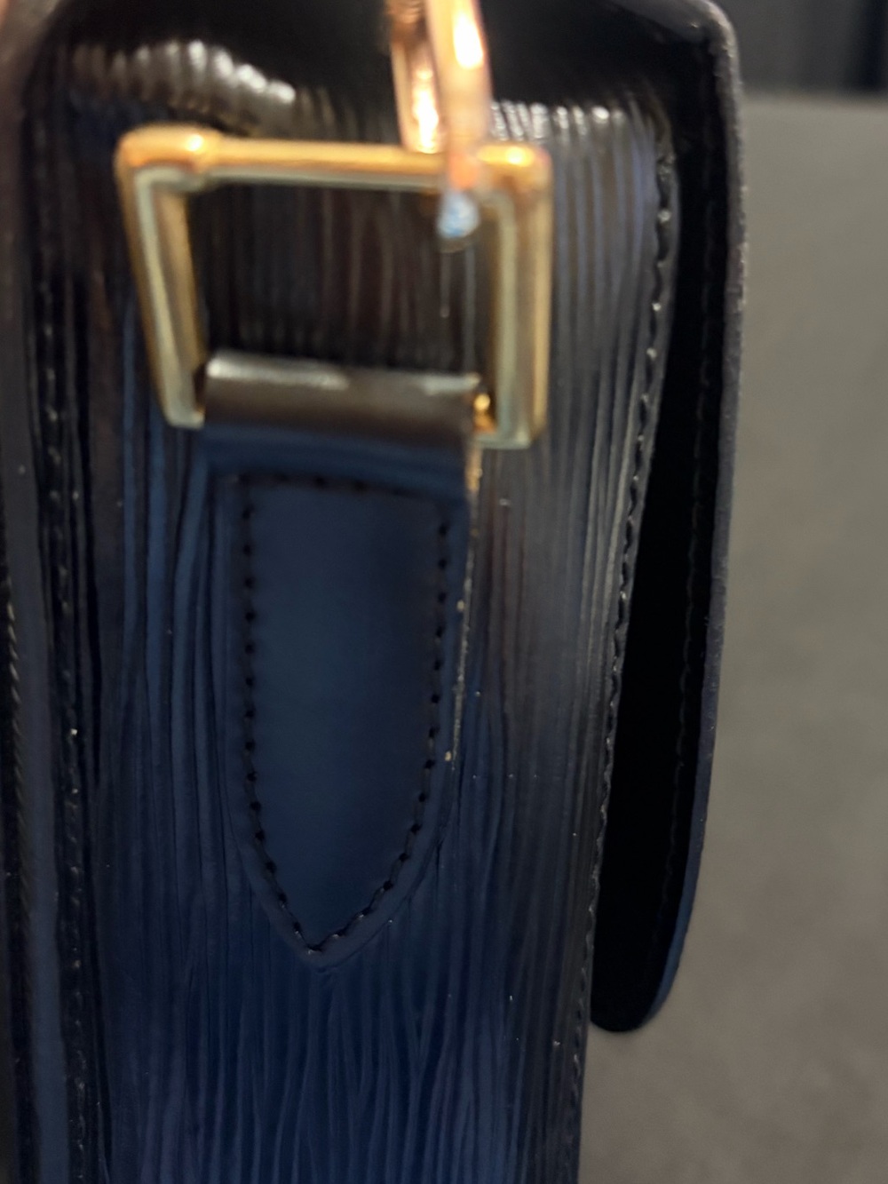 Louis Vuitton Black Epi Leather Crossbody St Cloud Bag (large size) Great Condit - Picture 10 of 13